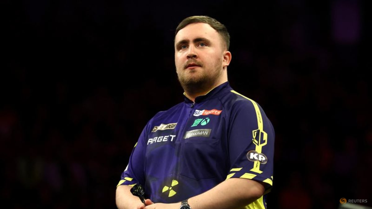 Darts-Littler set to become youngest world number one at age 18