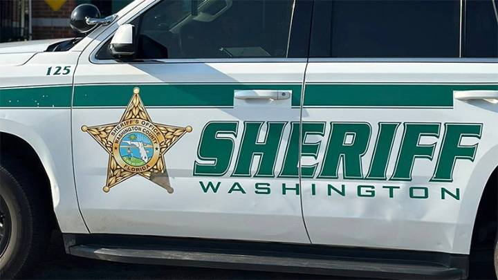 Florida dad jumps from moving car when kid calls 911: Deputies