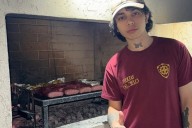Un libertario celebró en las redes que se pudo hacer un asado y las reacciones son para alquilar balcones