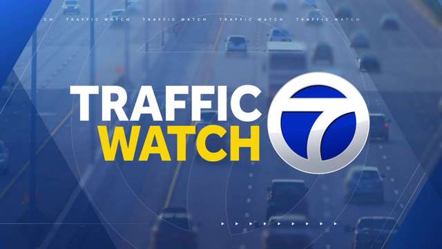 Rollover crash in Albuquerque closes I