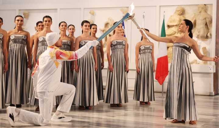 Inicia el recorrido de la antorcha para los Juegos Olímpicos de Invierno 2026