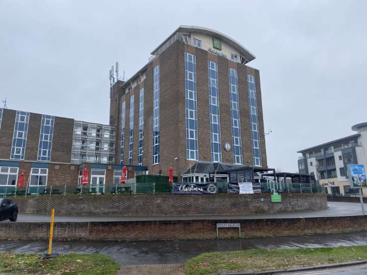 Five jobs available near Kenilworth right now: One Stop, carer and Holiday Inn | Local News