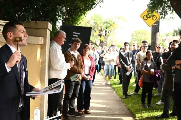 No smoking gun to link deposit scheme, home price spike 