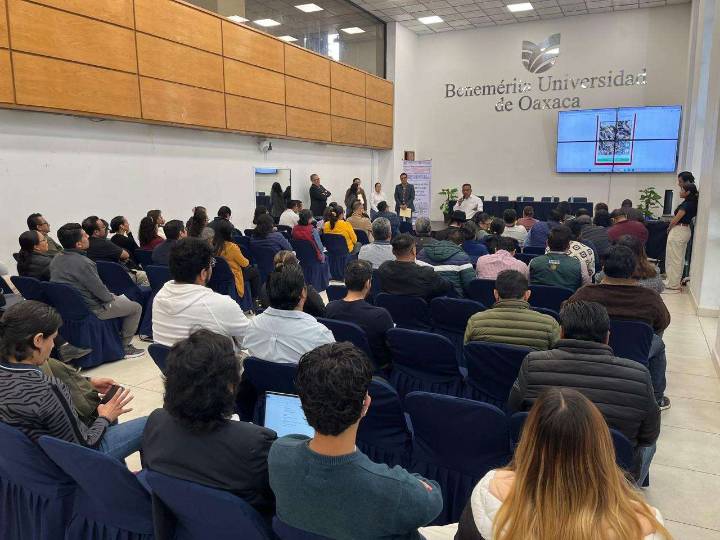 Oaxaca impulsa digitalización médica: capacitan a más de 700 profesionales en certificados electrónicos de nacimiento y defunción