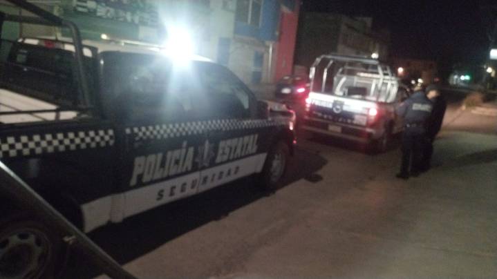 Encapuchados irrumpen en bar de Apizaco y levantan a dos hombres; FGJE investiga