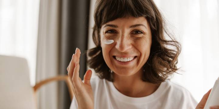 El protector solar solo no alcanza: qué otras medidas recomiendan los especialistas para prevenir el cáncer de piel