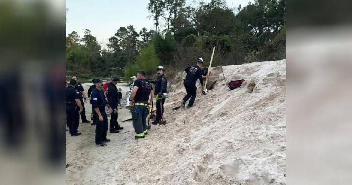 Girl, 12, rescued after sand hole collapses during Thanksgiving outing: Officials