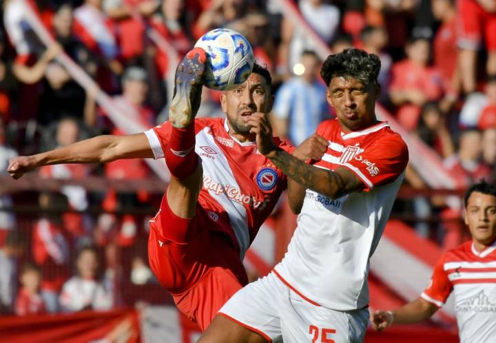 Mano a manos. En qué canal pasan Estudiantes vs. Argentinos Juniors por el Torneo Clausura 2025 hoy