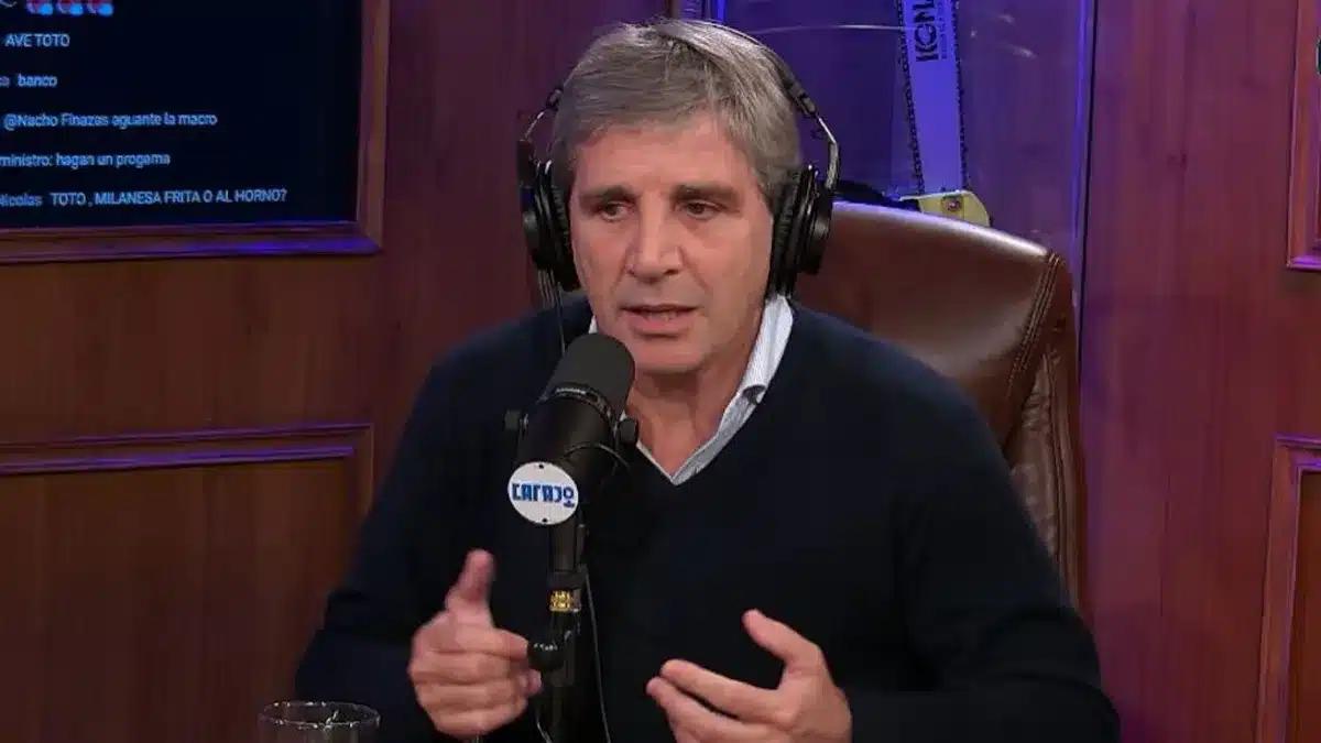 Caputo volvió a defender el valor del dólar y negó atraso cambiario: «Aumenta las cantidades exportadas a niveles récord»