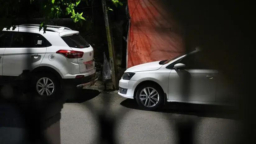 Hombre es hallado muerto en el interior de un vehículo estacionado frente a una tienda en Surco