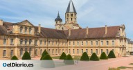 La localidad de Francia que esconde la abadía más importante del mundo medieval