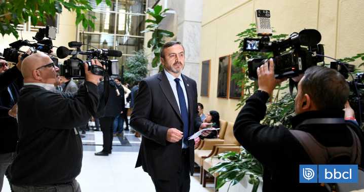 Justicia rebaja cautelar de diputado Pulgar en medio de acusación de "manipulación política"