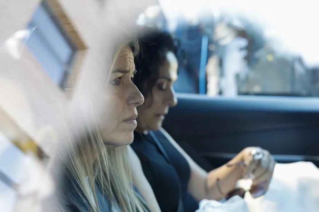 La jueza de la dana pide al parking el ticket de la "entrada y salida" del coche de la periodista que comió con Mazón