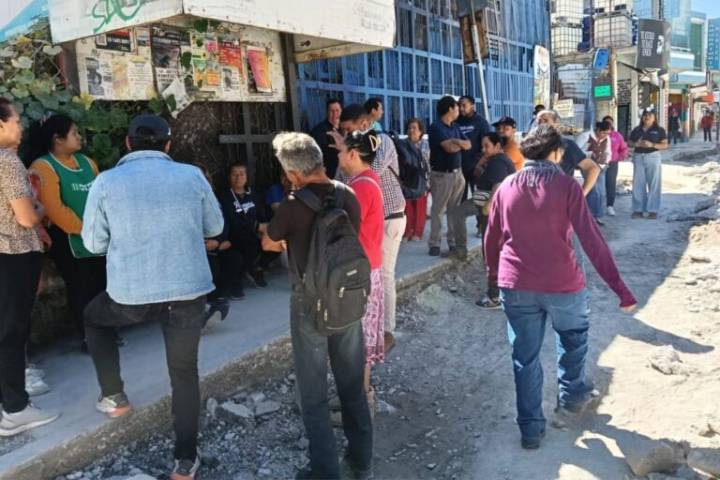 Vecinos de colonia de Tepeji del Río acusan retraso en pavimentación; esto dijo el gobierno municipal al respecto