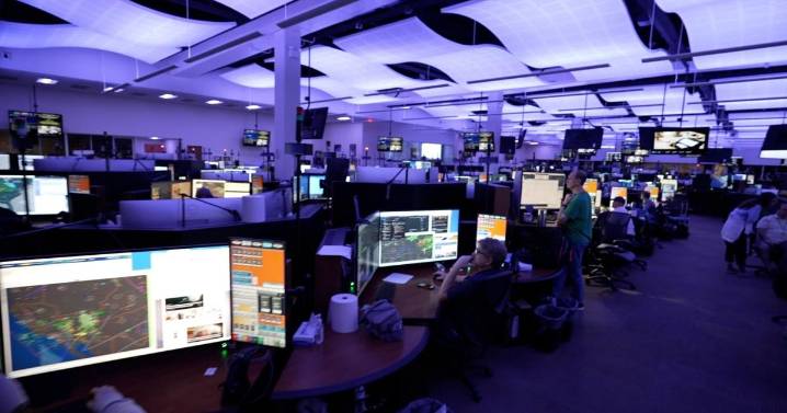 5 things to know for Nov. 25: Indictments dismissed, Ukraine, Venezuela, White House renovation, Volcano eruption