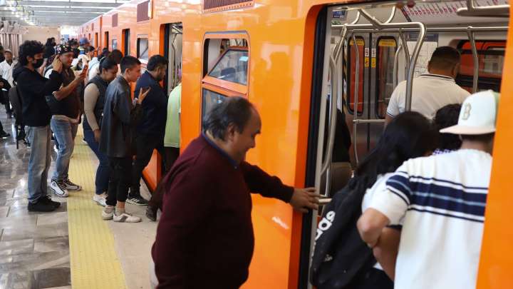 Metro CDMX Amplía Cierres: ¿A Qué Hora Abren Estaciones Afectadas por Desfile 20 de Noviembre?