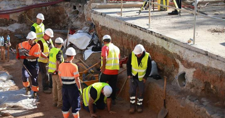 Encuentran decenas de tumbas romanas en las obras del Metro de Málaga