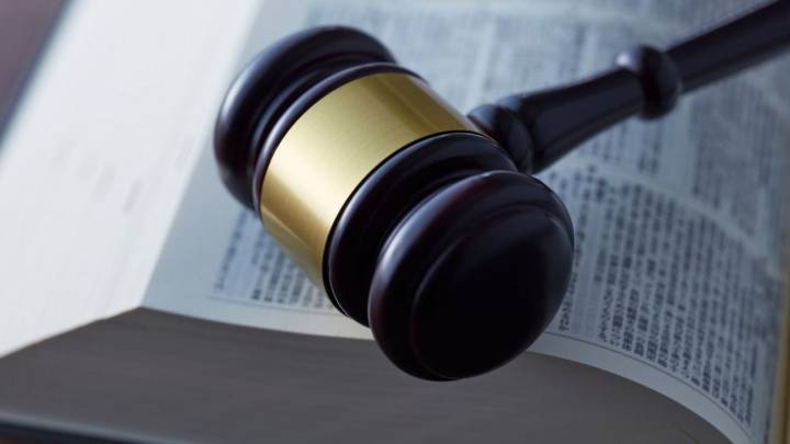 Bangladés condena a muerte a su ex primera ministra por represión estudiantil