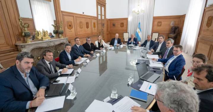 Reforma laboral en marcha: Adorni debuta al frente del Consejo Mayo en una reunión clave rumbo a sesiones extraordinarias