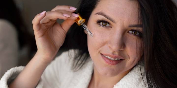 A qué edad debes agregar el retinol y el ácido hialurónico a tu rutina de cuidado de la piel