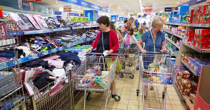 Aldi chocolate snack recalled over 'possible health risk' with customers told 'do not eat'