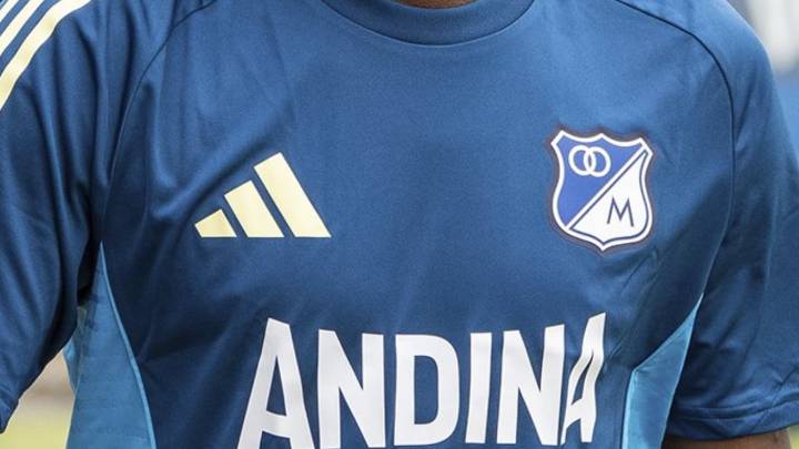 Se vistió de azul: capturan en foto a refuerzo de Millonarios y los hinchas fantasean