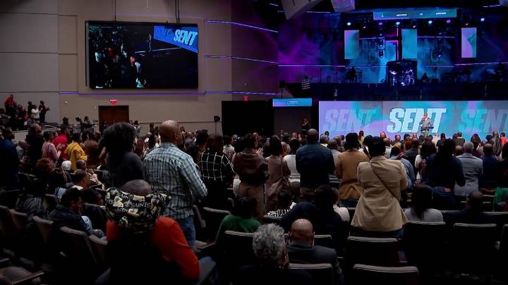 Dallas church gives $2,000 checks to furloughed, unemployed parishioners