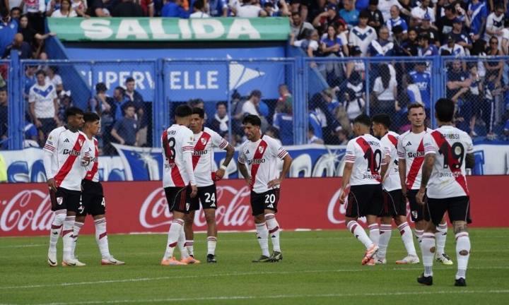 River empató con Vélez y aún no pudo asegurar su lugar en la Copa Libertadores 2026