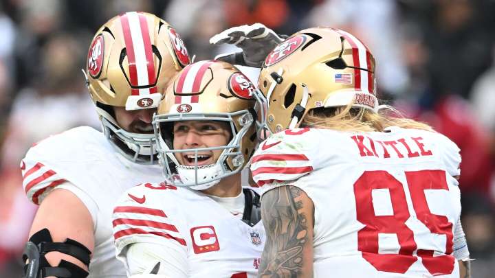 49ers move to 9-4, beat Browns 26