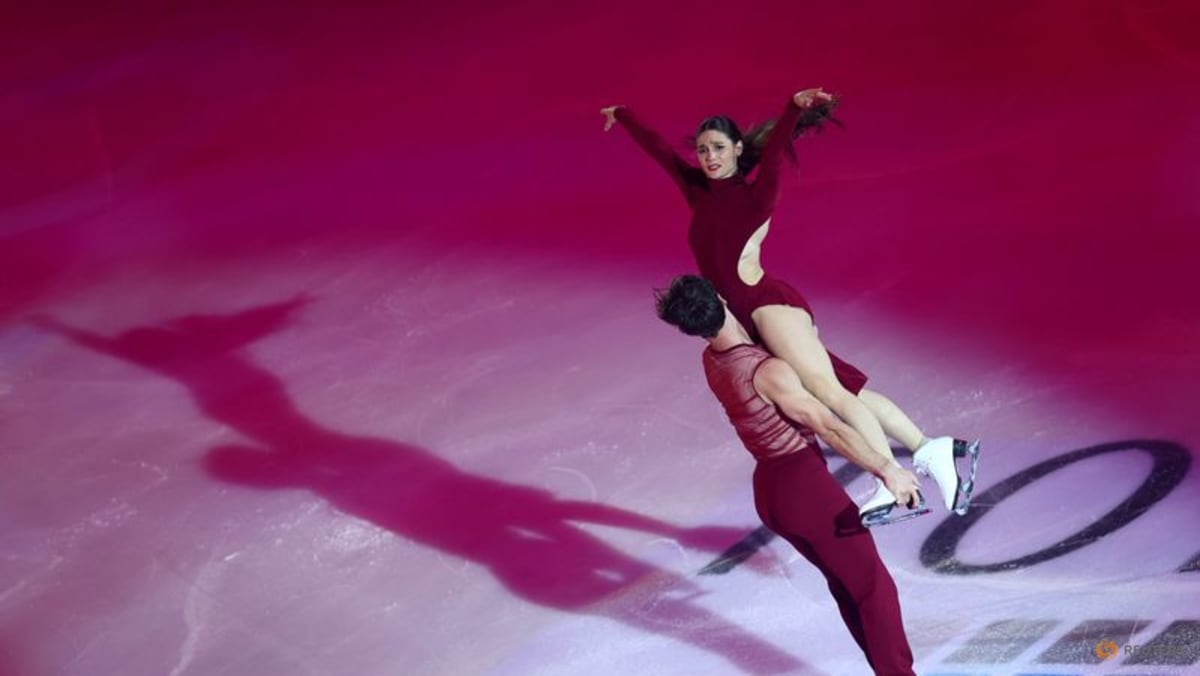 Figure skating-Fournier Beaudry granted French citizenship