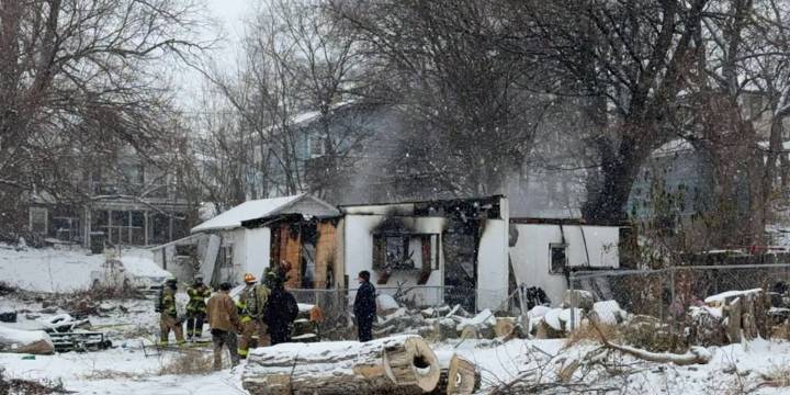 No injuries after garage fire takes place on Sioux City’s West side