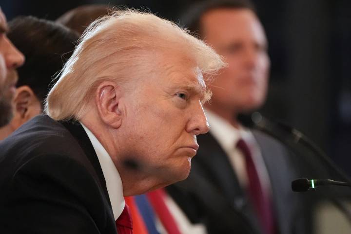 Trump tilda de “absurda” orden de juez que lo obliga a asignar totalidad de fondos para SNAP