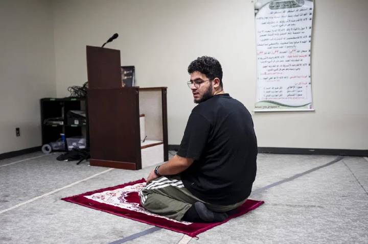 Montreal university students decry Quebec government’s plan to ban prayer rooms