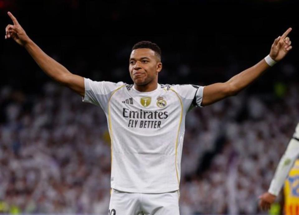 Golea Real Madrid al Valencia y sigue de líder en España