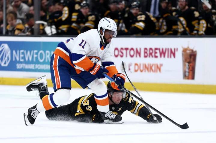 Anthony Duclair continues to disappear for Islanders