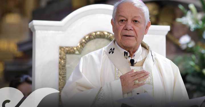 Arzobispo Víctor Sánchez Espinosa enciende la primera vela de adviento