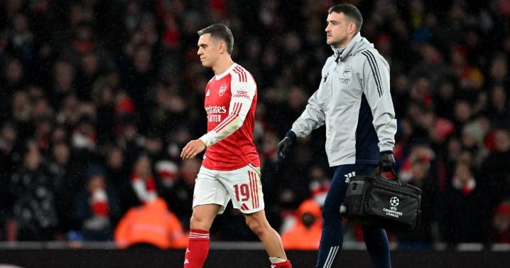 Leandro Trossard injury update as Arsenal star forced off in Bayern Munich win