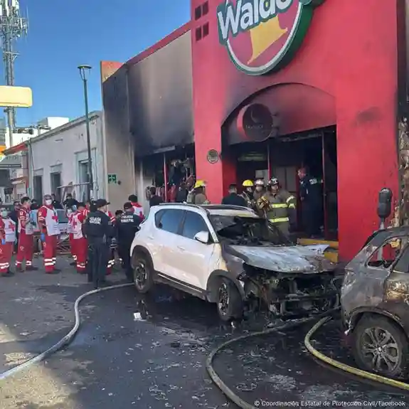 Al menos 23 muertos por explosión en supermercado en México