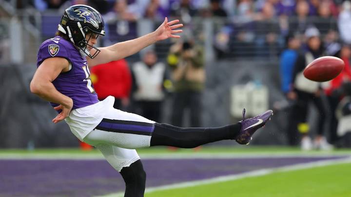 Jordan Stout Has a Historically Good Day for a Punter