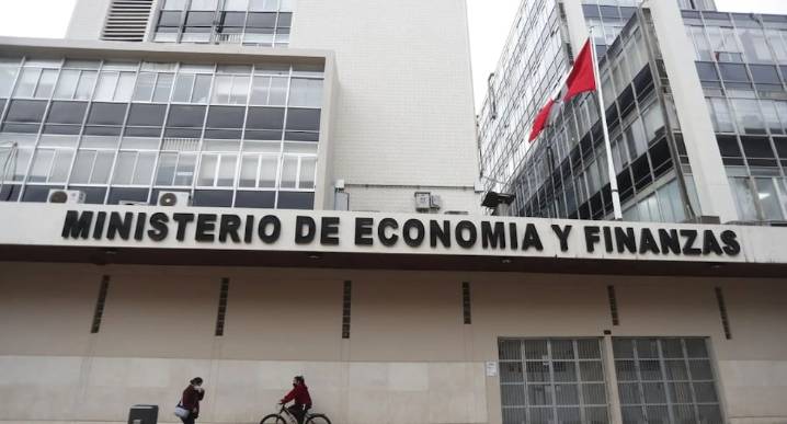 Gobierno duplica sueldos del Servicio Diplomático con nuevo decreto del MEF últimas