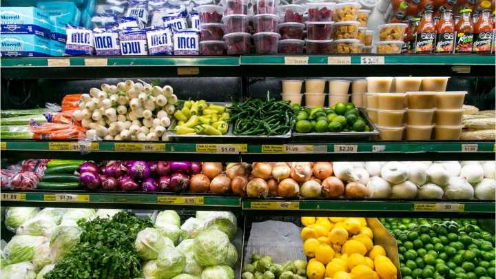 How to donate to those who need food & where to find food without SNAP