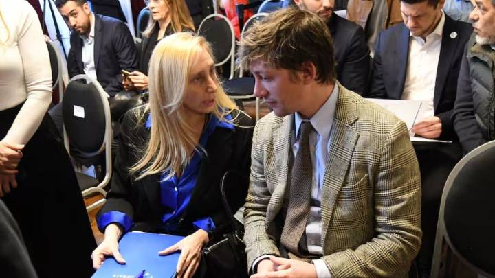 Interna libertaria: "Más operaciones que un quirófano”