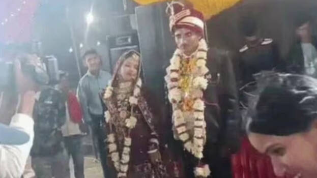 Groom mortgages land to cover wedding expenses: Bride garlands groom, dances and elopes with lover