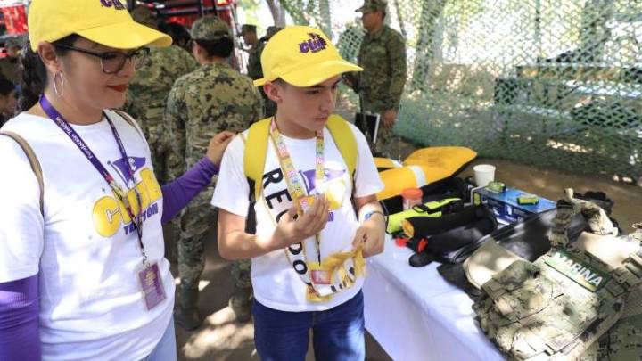 Feria de Profesiones de Club Teletón en Mazatlán acerca a niñas y niños a vocaciones