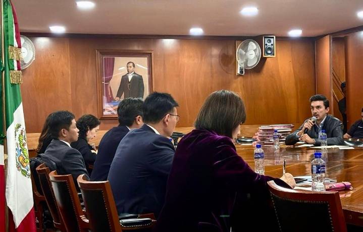 Exhorta Alejandro Martínez Araiza a sindicalistas chinos sobre respeto a trabajadores mexicanos