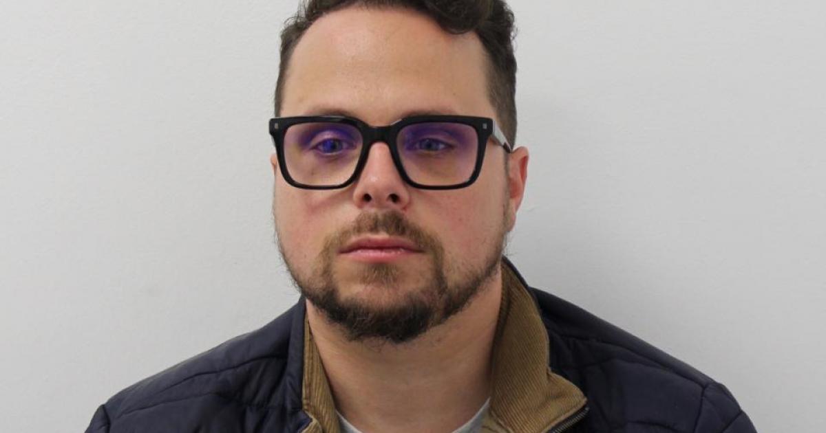 Met Police PC Duncan Bouette sacked for online sex offences