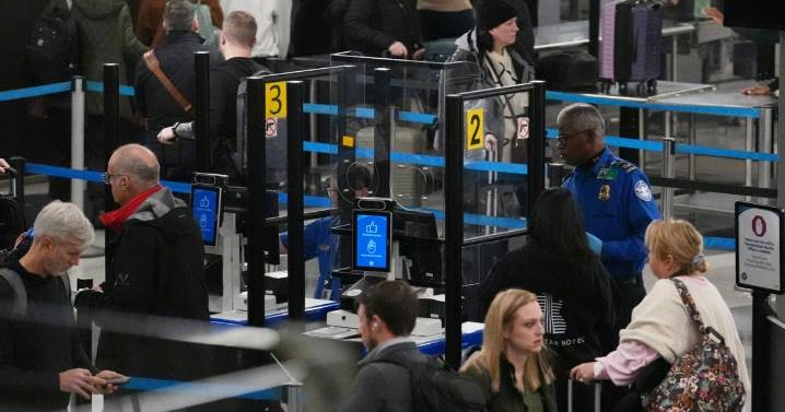 By the Numbers: The government shutdown's toll on air travel in the US