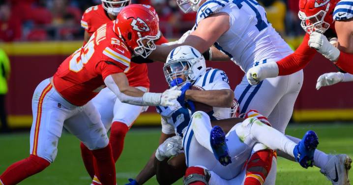 ‘All 11’: Collective effort allows Chiefs’ defense to bottle up Colts RB Jonathan Taylor