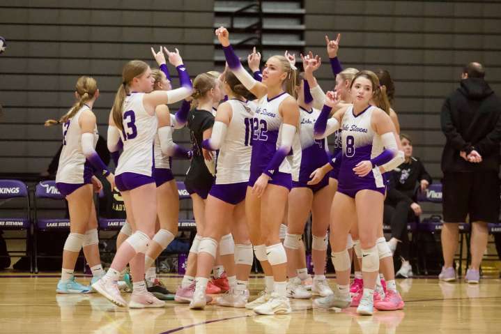 Lake Stevens rolls to state semis with sweeps