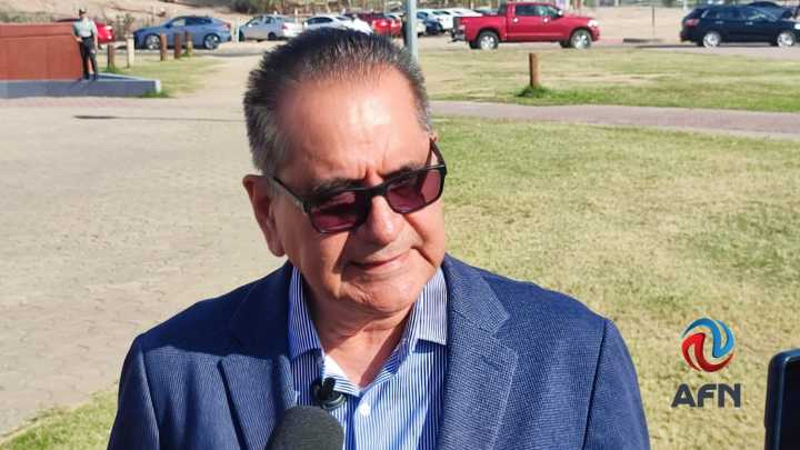 Empresarios críticos no deben vender "ni un clavo" al gobierno: Octavio Sandoval